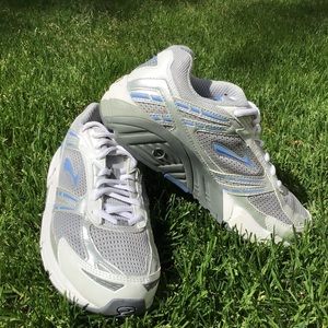 Brooks MoGo Women’s Tennis Shoes Sz. 8.5 Wide D